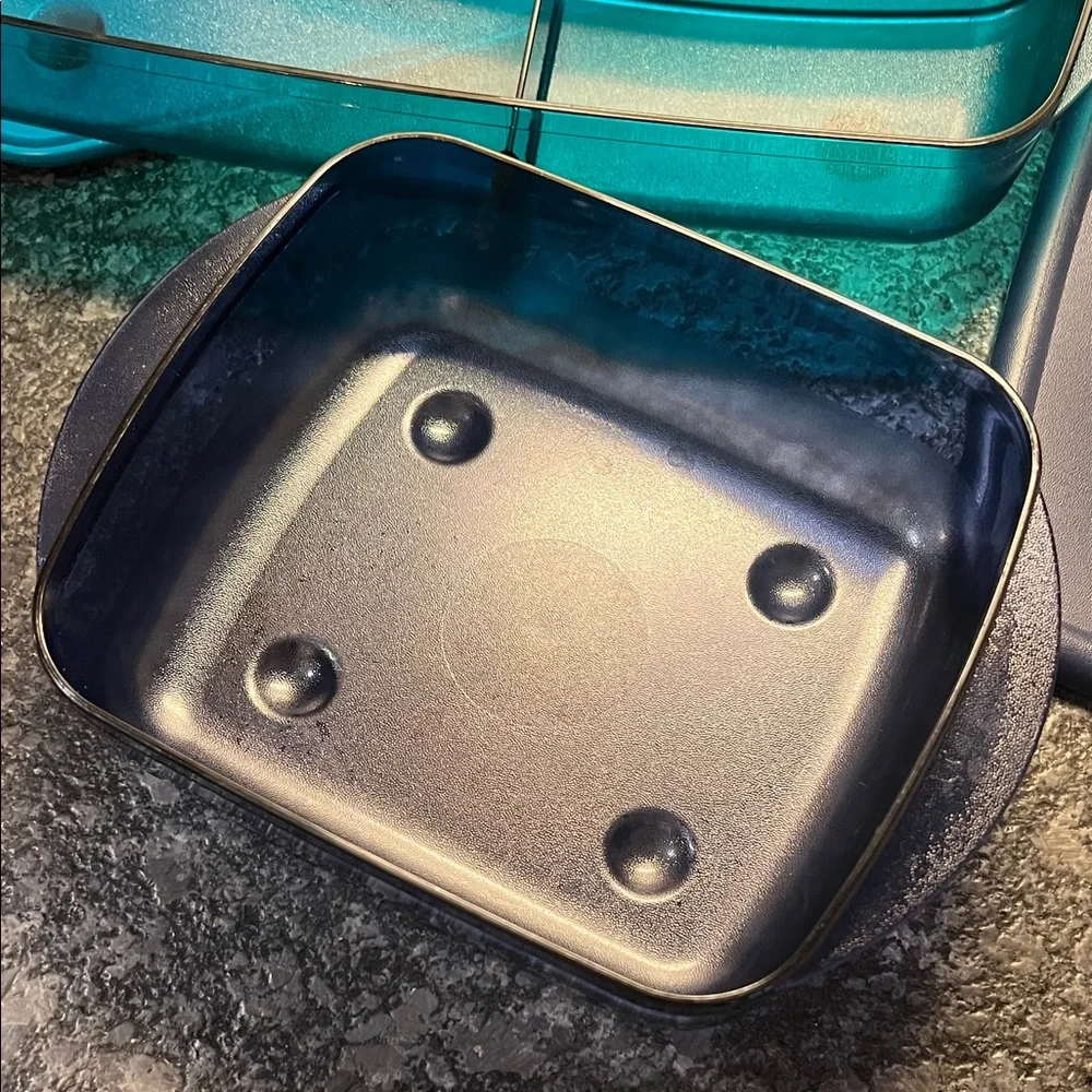 Set of 2 Crystal Wave Vent N Serve microwave vented containers